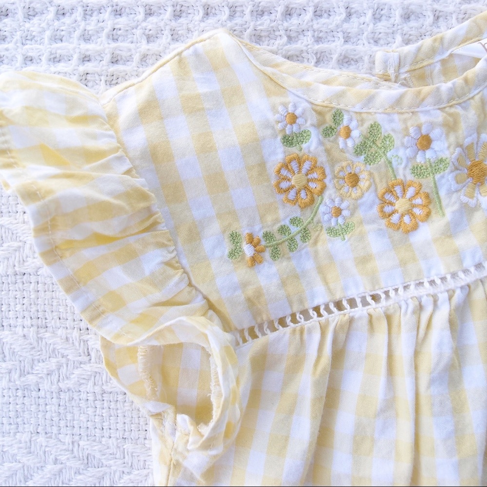 BABY M&CO yellow white gingham cotton top with sweet flower embroidery size 0 - Picture 2 of 3